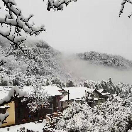 Zhangjiajie Yueranju Hostel Exterior photo